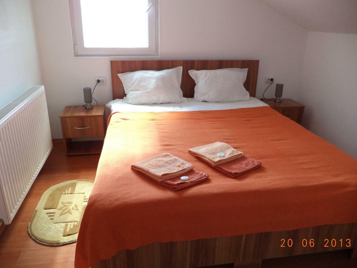 Rîşnov Casa Bellaヴィラ エクステリア 写真