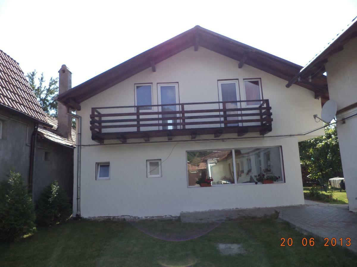 Rîşnov Casa Bellaヴィラ エクステリア 写真